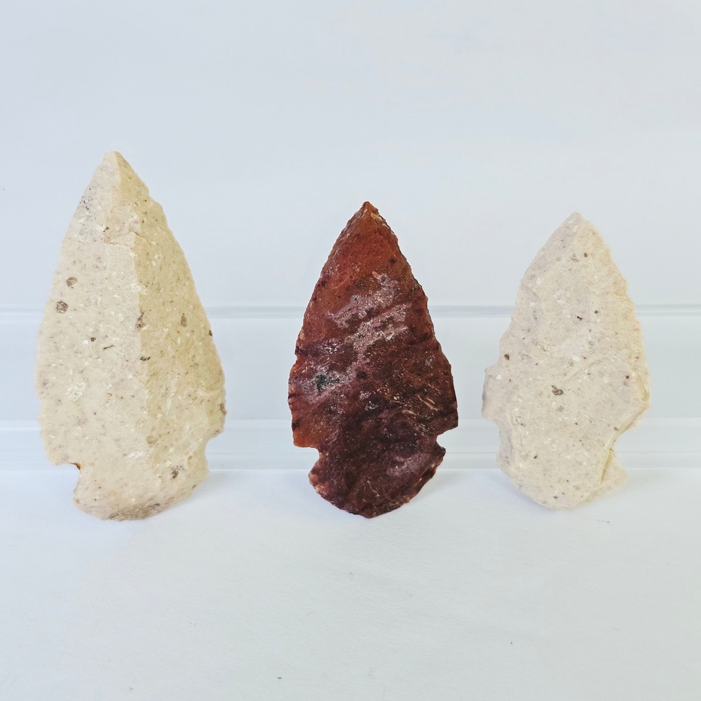 Ancient Style Stone Arrowhead Set 3pc Chert Jasper Points Artifact Decor